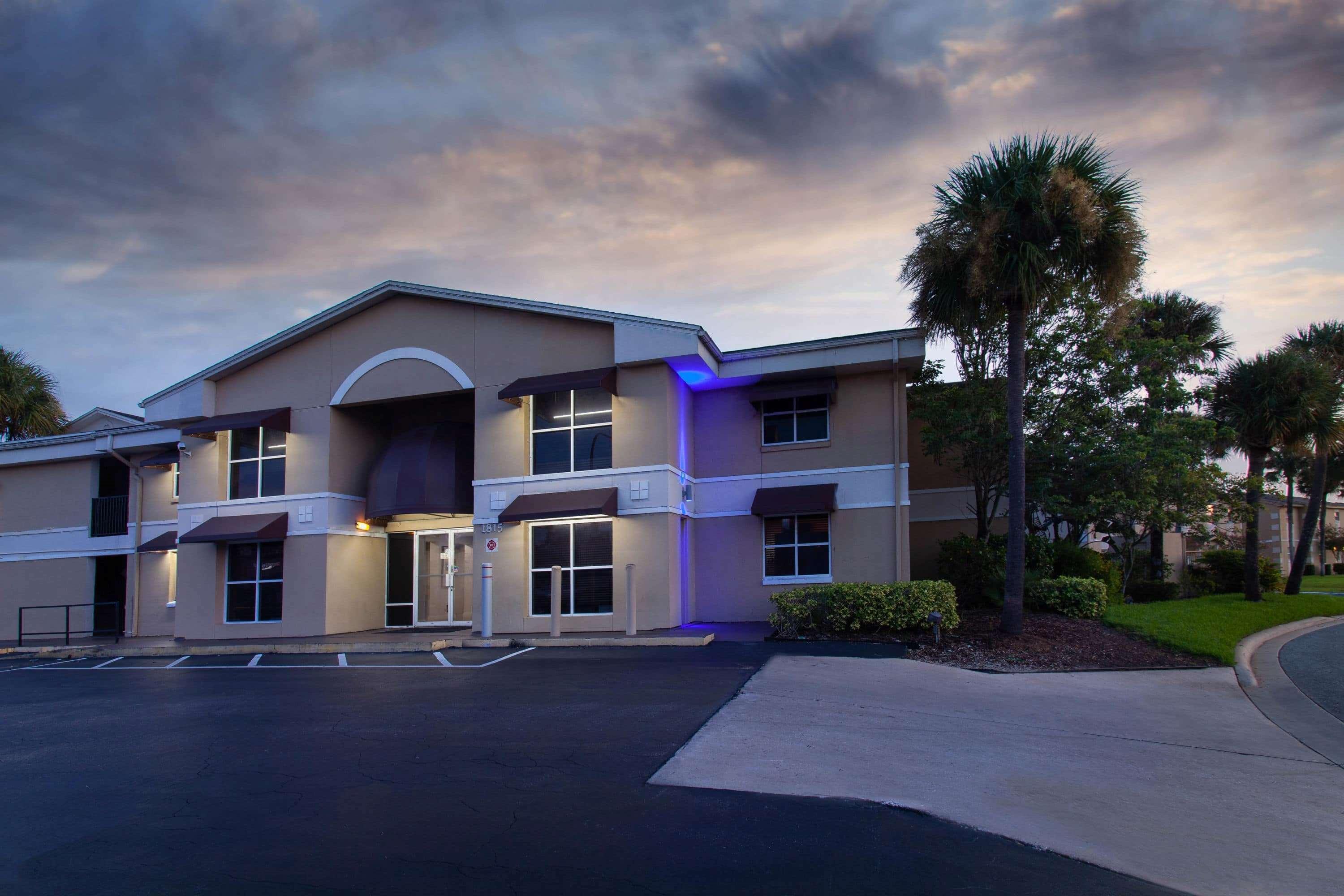 Super 8 By Wyndham Kissimmee Motel Exterior foto