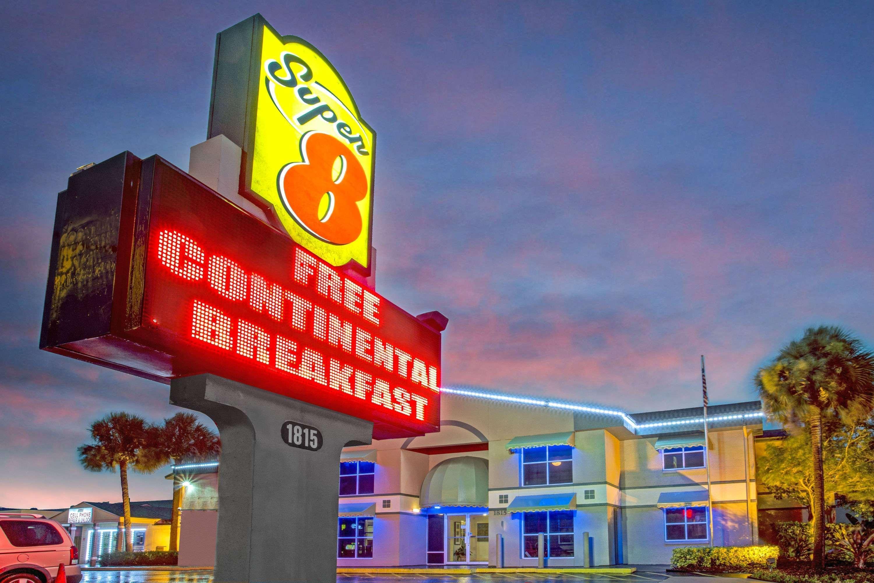 Super 8 By Wyndham Kissimmee Motel Exterior foto