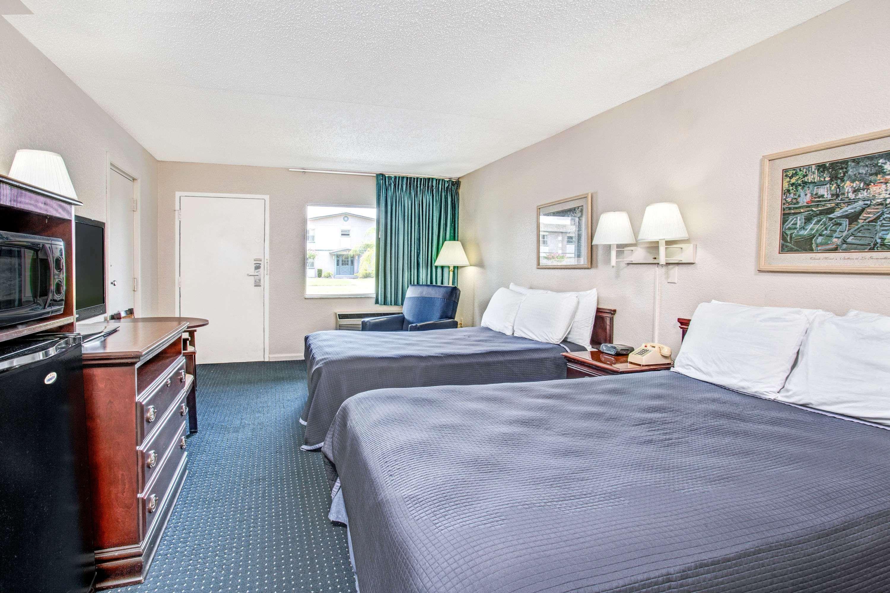Super 8 By Wyndham Kissimmee Motel Exterior foto