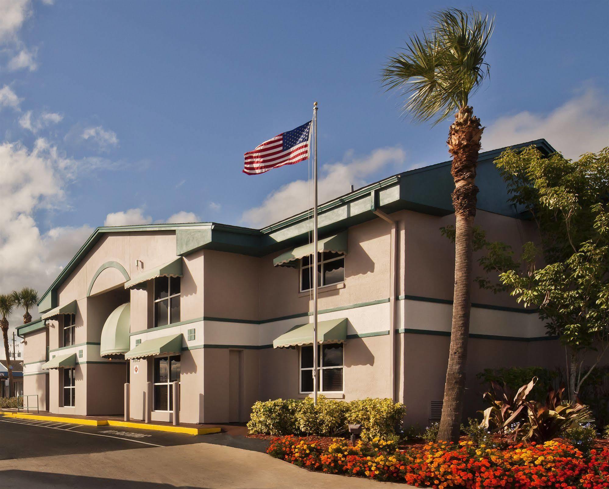 Super 8 By Wyndham Kissimmee Motel Exterior foto